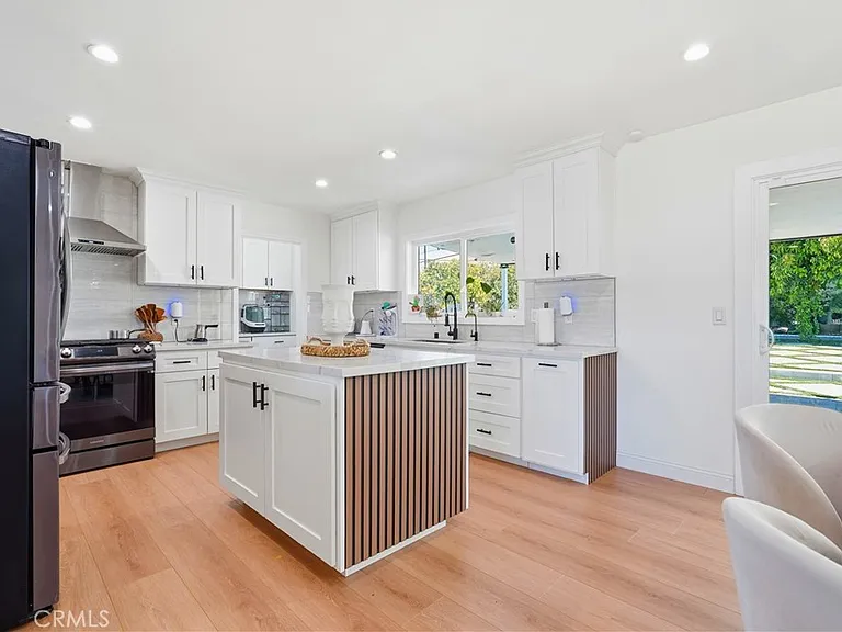 4563 Hempstead St — Photo 10