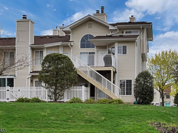 78 Academy Ct