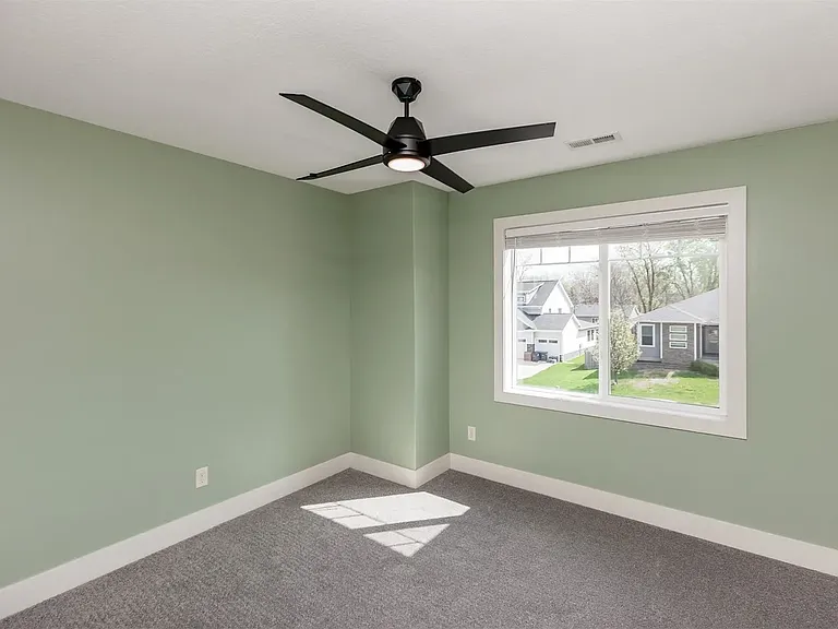 4104 Lakeland Ct — Photo 9