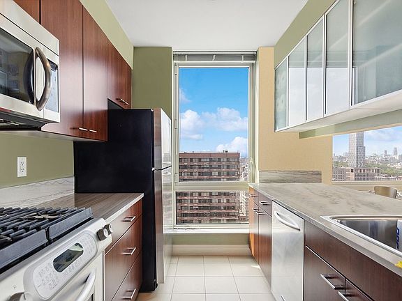2nd image of 215 E 96th St #32G