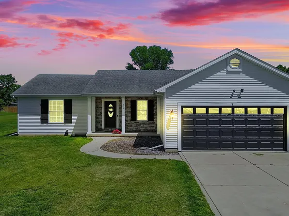 303 Ironwood St NW, Demotte, IN 46310