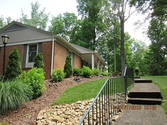 2nd image of 1303 Sherwood Dr