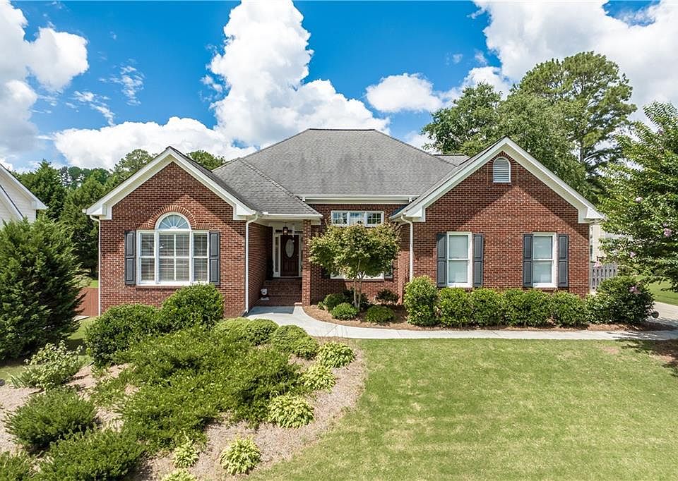 1st image of 1365 Country Lake Dr SW