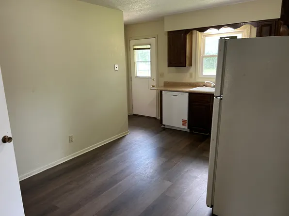 1607 Linda Dr, Cedar Falls, IA 50613