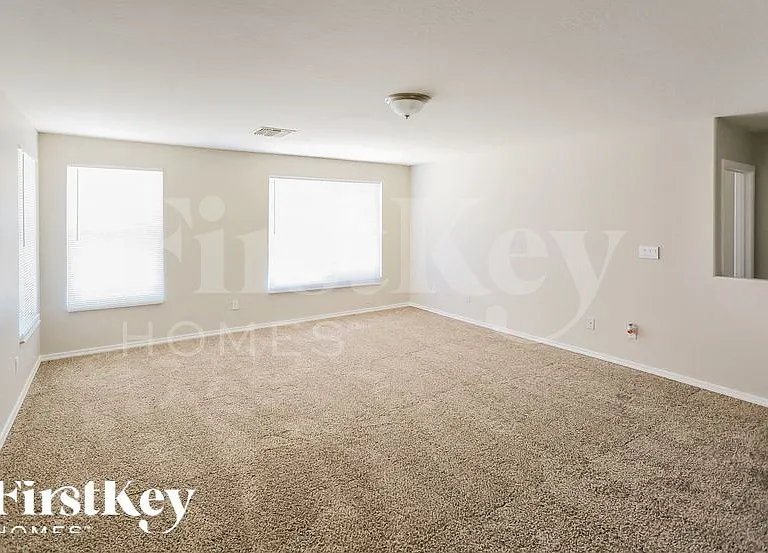 1023 S 226th Dr — Photo 8