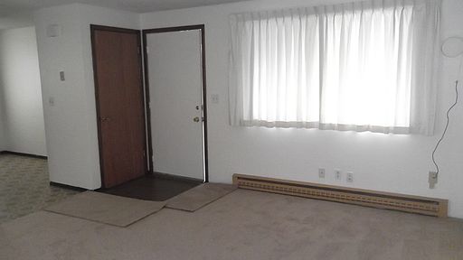 5th image of 917 Charlo St #B