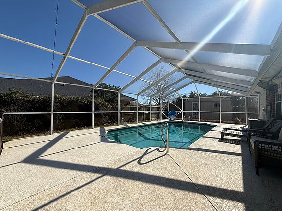2nd image of 2414 Heritage Cir