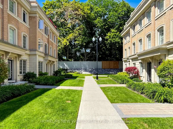30 Hargrave Ln #5, Toronto, ON M4N 0A4