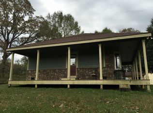 82 Davis Rd, Brooklyn, MS 39425