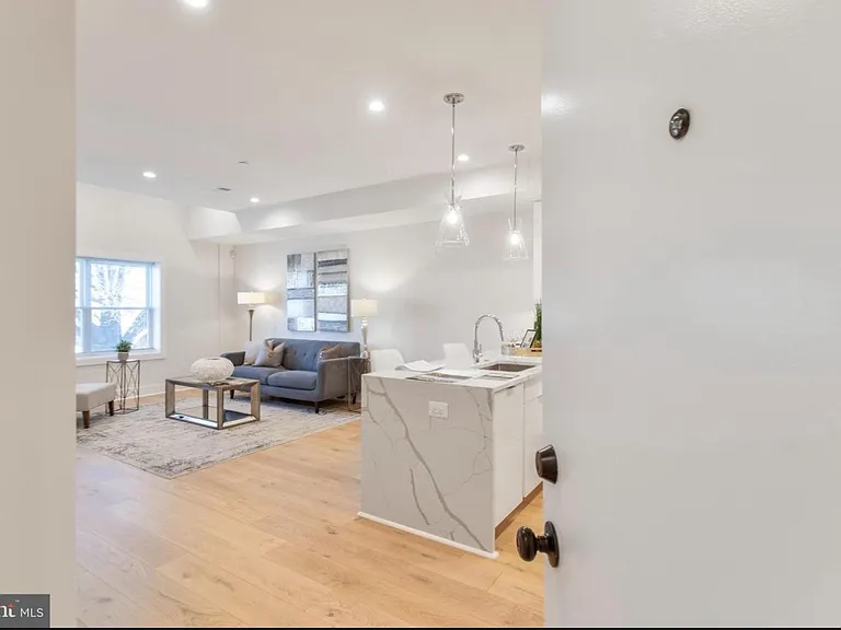 1722 W Virginia Ave NE #3A — Photo 17