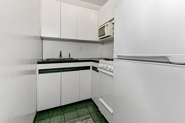 Rented by REMAX Central | media 15