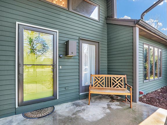 2nd image of 2104 Morningview Pl