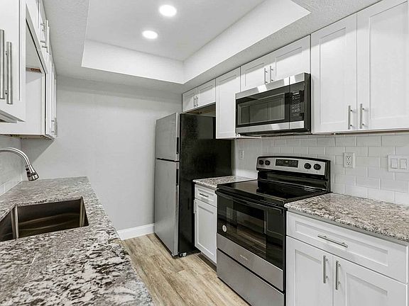 5th image of 2628 Encina Dr Unit D