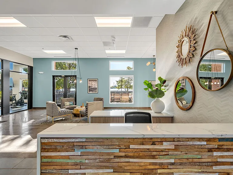 Waters Edge Apartments of Harbortown — Photo 20