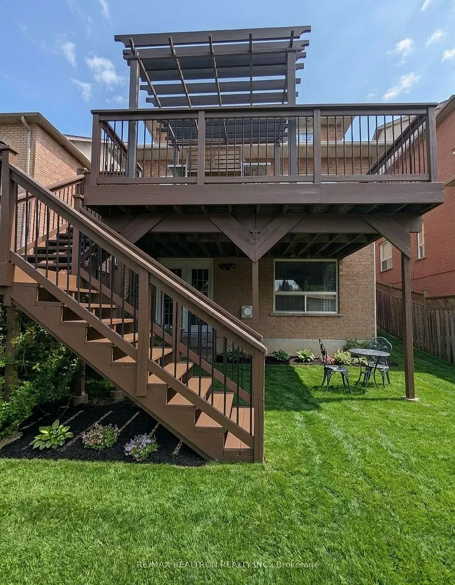 3 bed, $1,980 — Photo 1