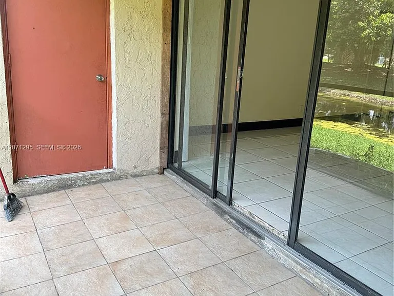 215 Lakeview Dr #105 — Photo 8