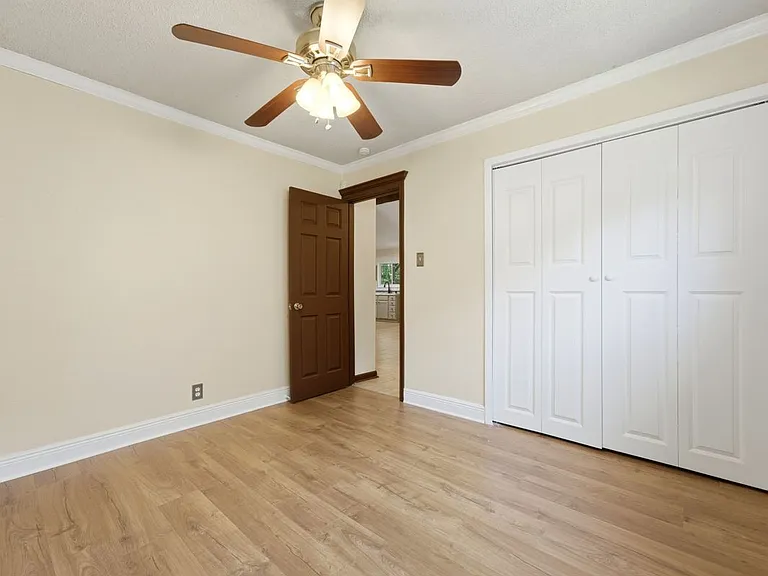 1114 Churing Dr — Photo 14