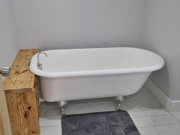 5th image of 1711 Woodbine Ave