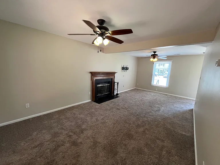 417 Bryan Ct — Photo 4