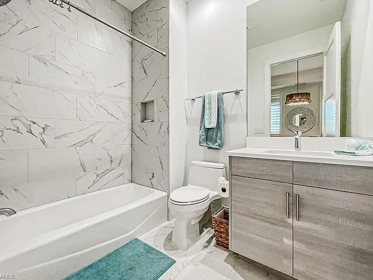 875 6th Ave S #204 — Photo 20