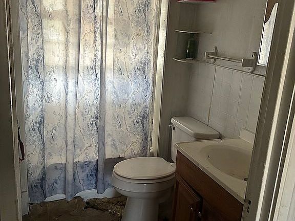 2nd image of 125 Barbara Ave