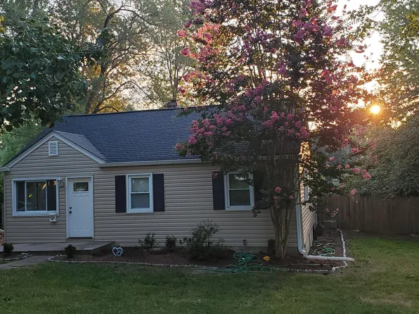1751 Anderson Rd #B, Falls Church, VA 22043