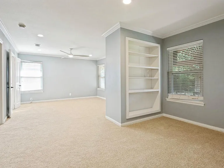 5820 Forest Ln — Photo 14