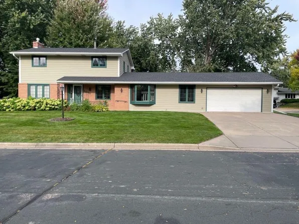 6096 Birchwood Rd, Woodbury, MN 55125