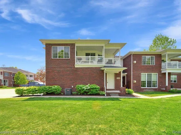 7033 Boulder Pointe Dr, Washington, MI 48094