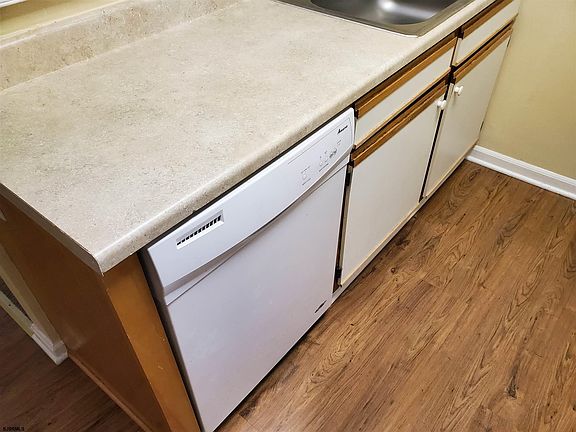 3rd image of 118 Driftwood Ct #263