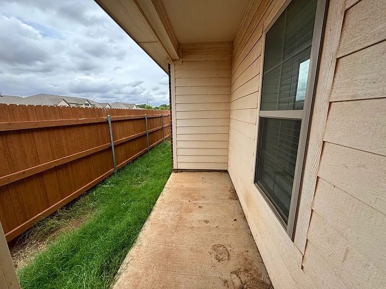 11824 Evanston Ave — Photo 34