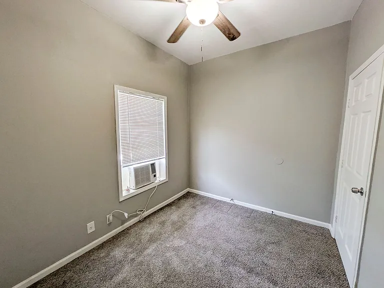 1478 Johns St — Photo 9