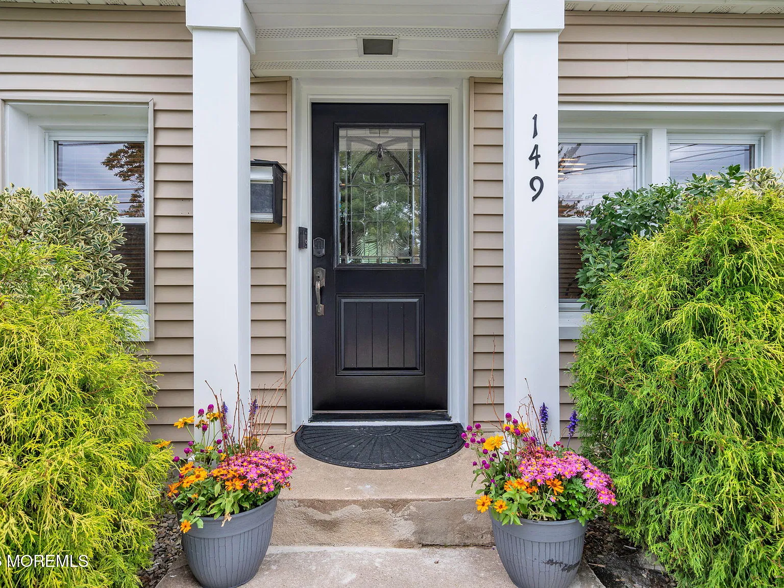 3 bed, 1238 sqft, $3,300 — Photo 3