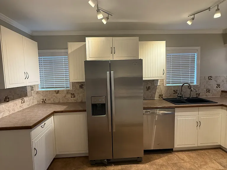 923 S 21st Ave — Photo 19