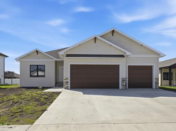 5868 Ellis Dr W, Horace, ND 58047