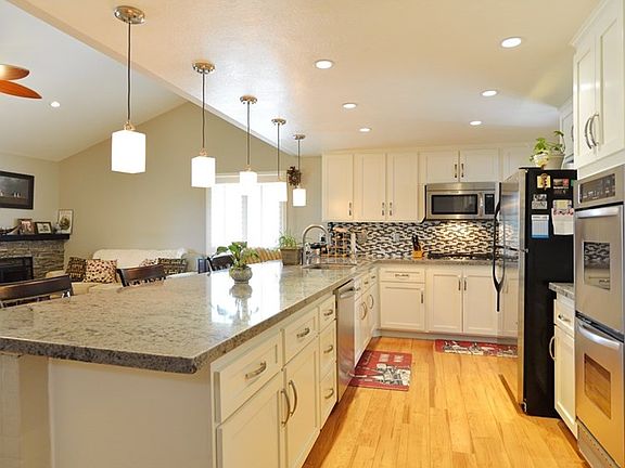 5th image of 8611 Banyan St