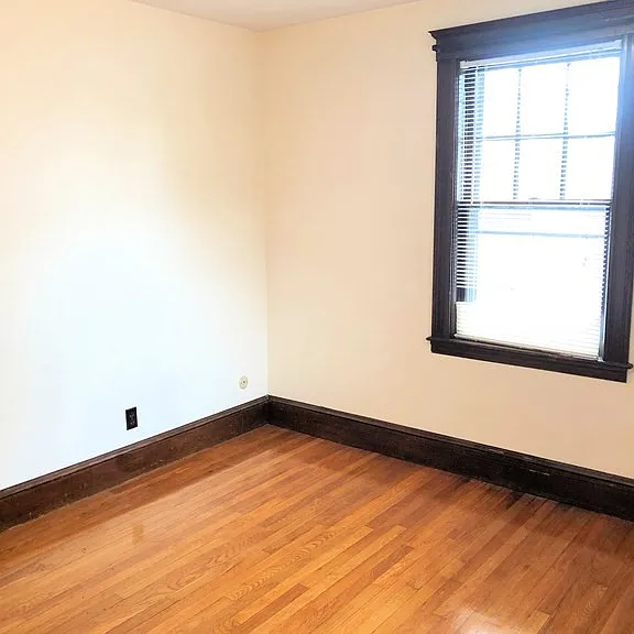 61 Presidents Ave #1L — Photo 3