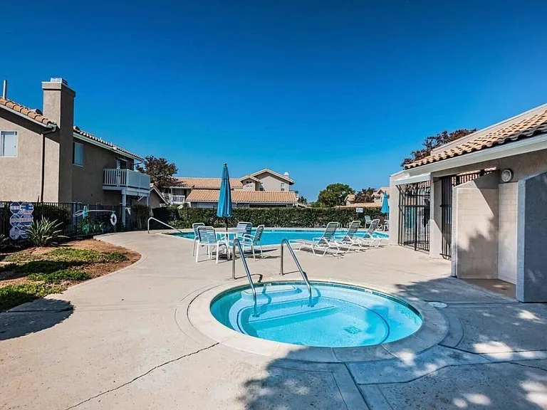 1370 Palomar Pl — Photo 3