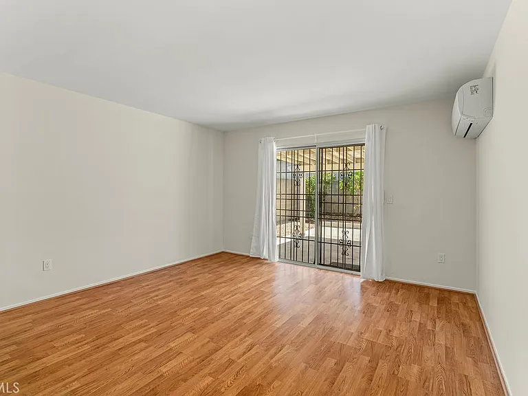 16831 S Mariposa Ave — Photo 12