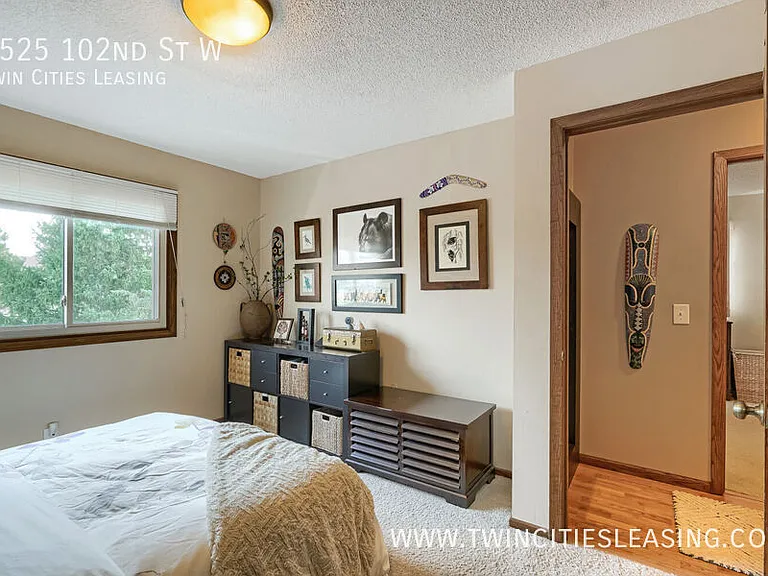 7525 W 102nd St — Photo 18