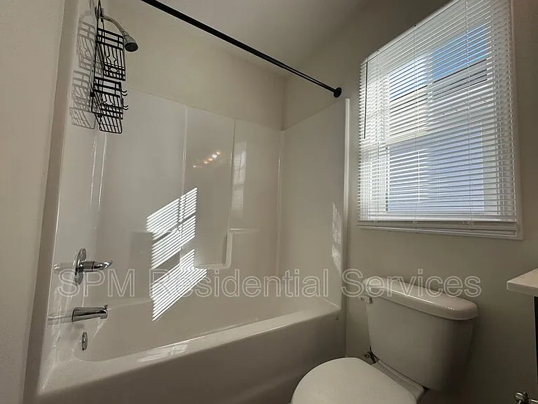 1324 S 8th St — Photo 16
