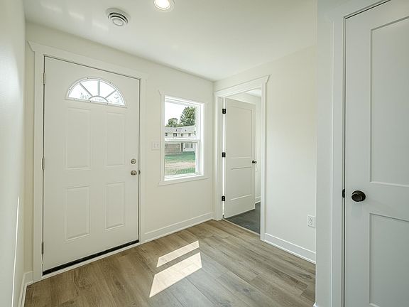4th image of 2313 15th Ave