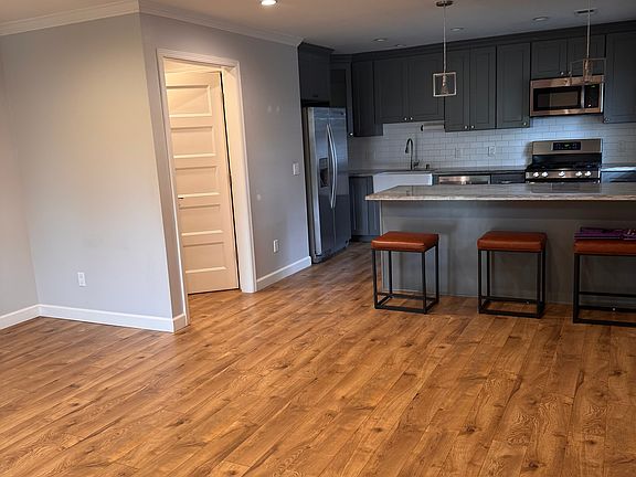 4th image of 488 Richlee Dr