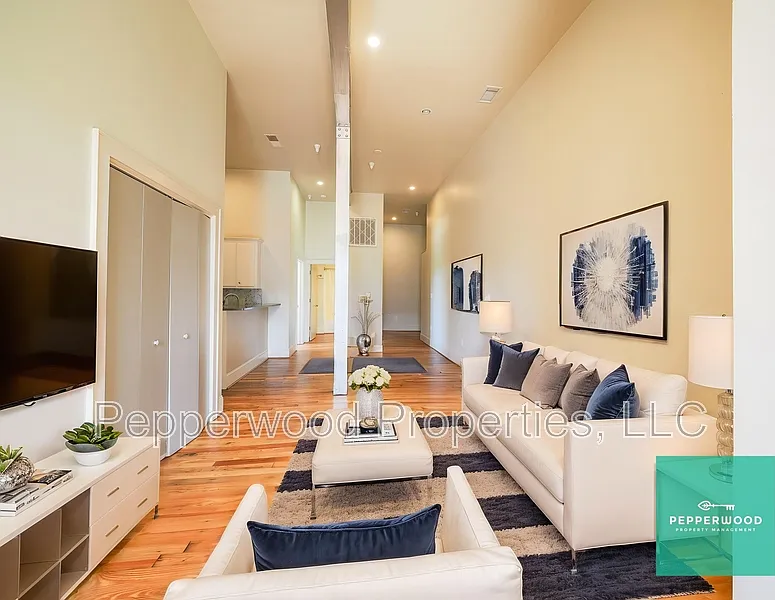 2 bed, 2.0 bath, 1200 sqft, $1,595 — Photo 2