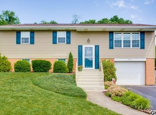 8072 Jefferson St, Hummelstown, PA 17036
