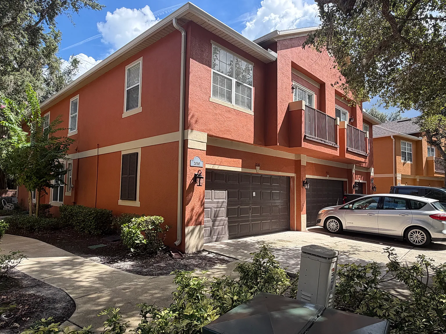 3 bed, 2.5 bath, 1624 sqft, $2,350 — Photo 3
