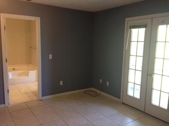 5th image of 1602 Saint Andrews Ln #A