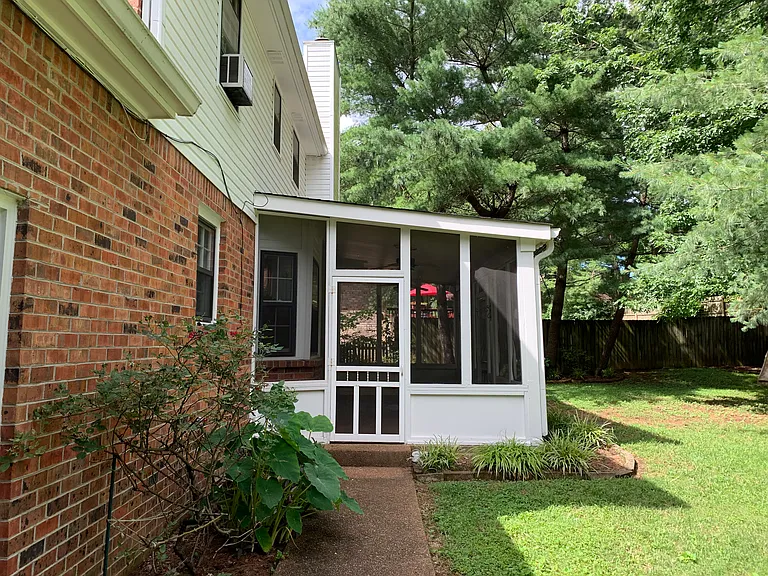 637 Sugartree Ln — Photo 30