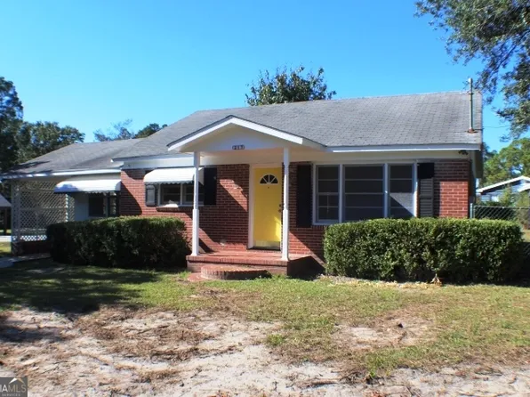 217 Fowler St, Swainsboro, GA 30401
