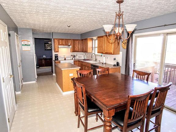 4th image of 9046 Rosem Ct